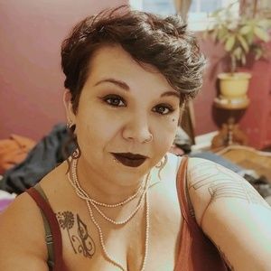 Meet your Posher, Monica